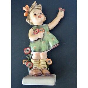 Hummel Goebel Spring Cheer #72 TMK 6 Figurine Girl with Flowers 1960's Original